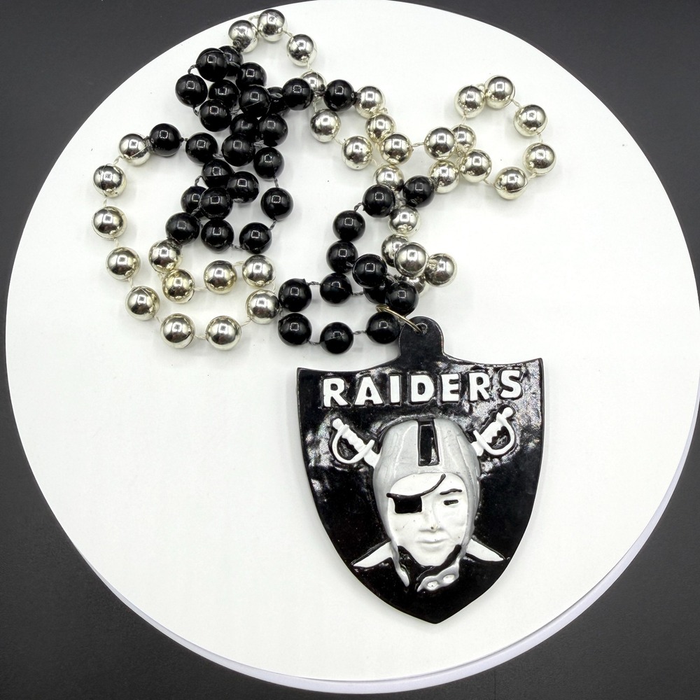 Las Vegas Raider Black Silver Tone Bead Necklace Large Logo Pendant NFL Football